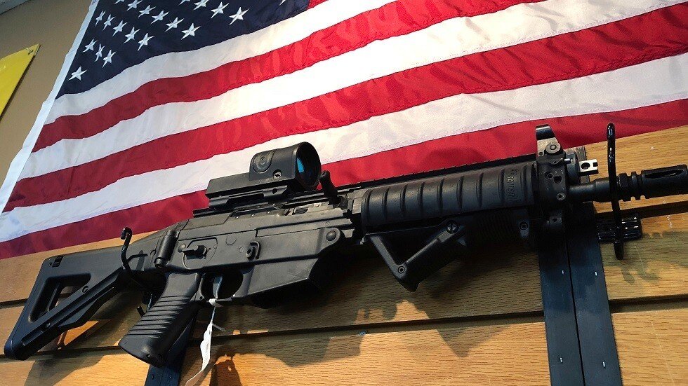 واشنطن تتهم طلابا سعوديين بتهريب مكونات أسلحة