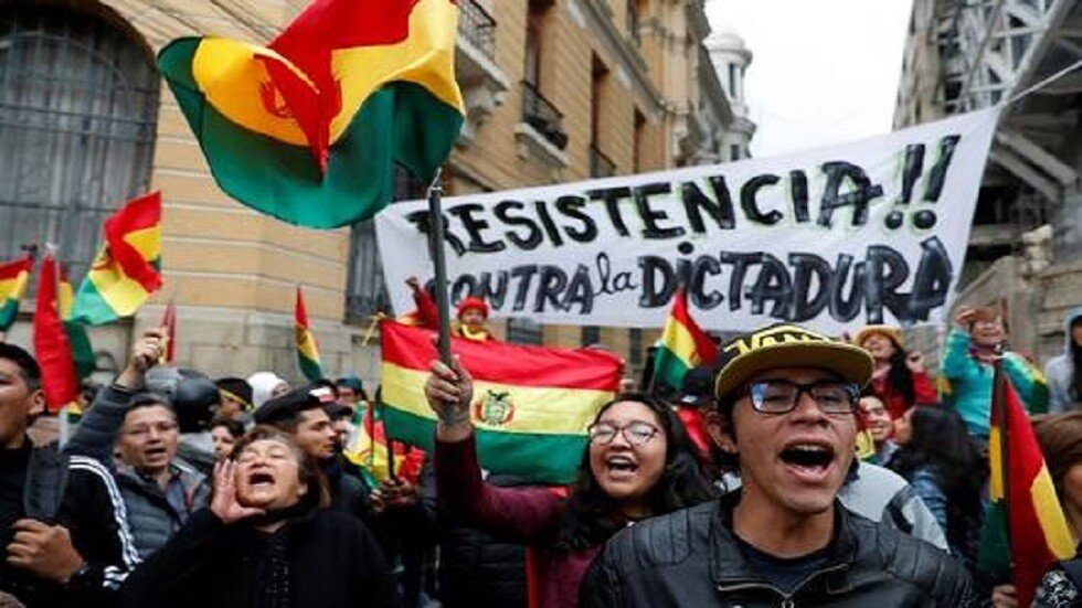 بوليفيا.. استيلاء المعارضة على سفارة فنزويلا