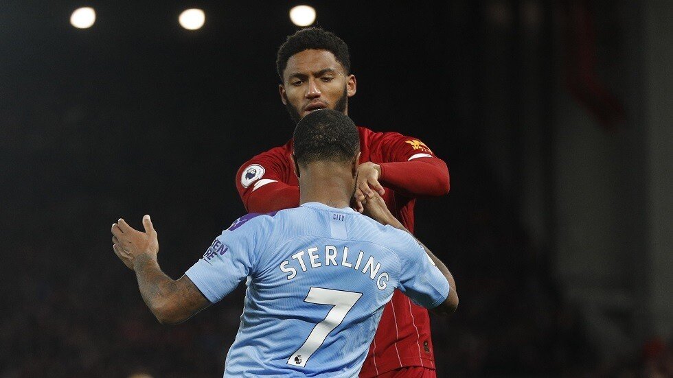 تفاصيل الشجار بين سترلينغ وغوميز في معسكر "أسود الثلاثة"