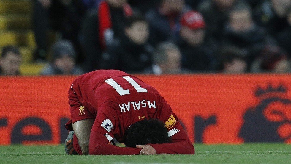 الشكوك تحوم حول مشاركة صلاح مع منتخب مصر (فيديو)