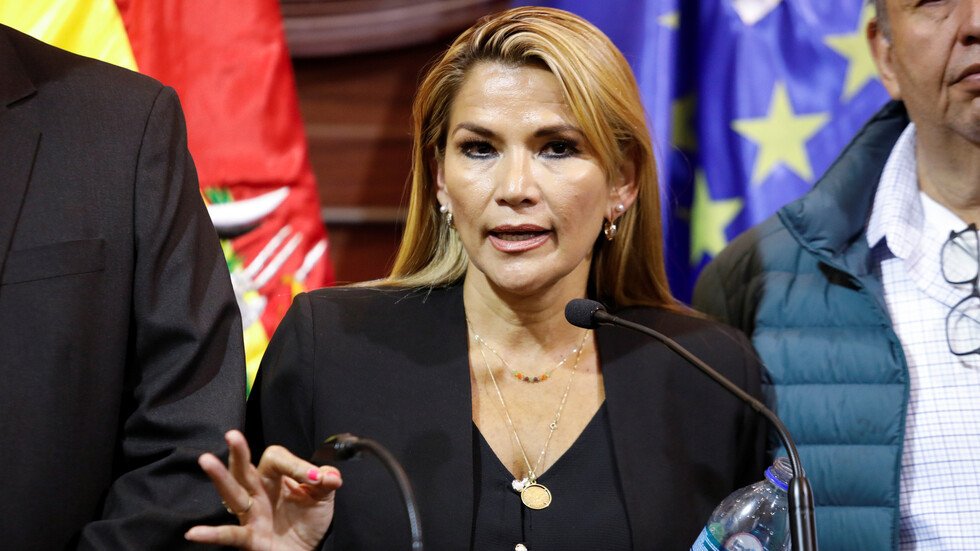 جانين آنيز تعلن نفسها رئيسة انتقالية لبوليفيا.. والمحكمة الدستورية تؤيدها