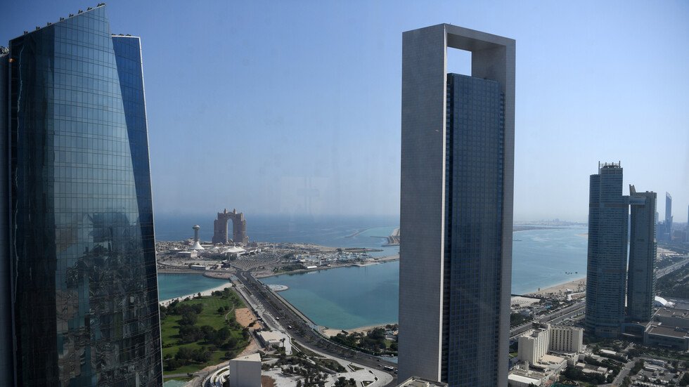 أكاديمي إماراتي يتنبأ بـ