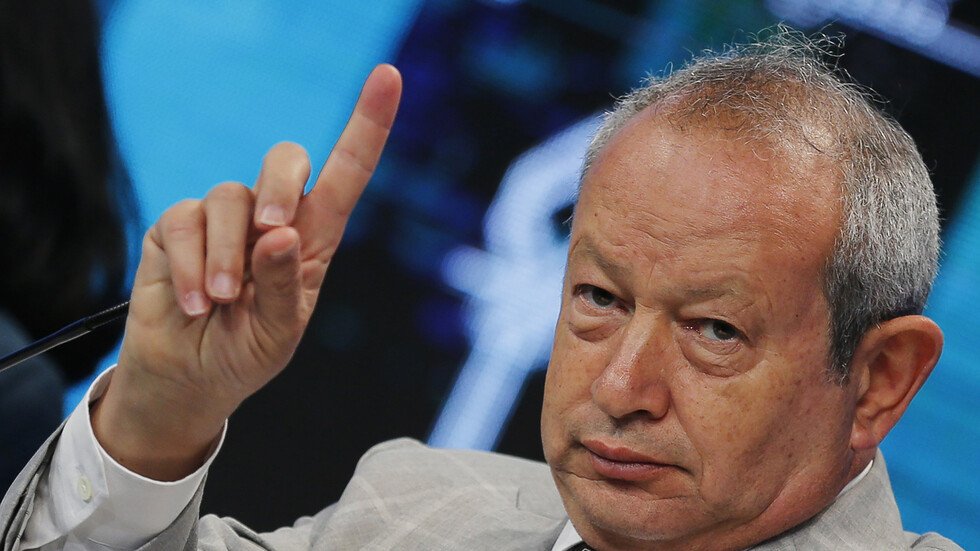 نجيب ساويرس في بؤرة عاصفة بسبب "الحجاب"