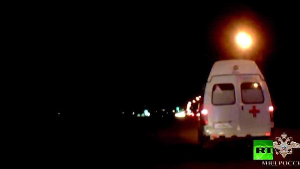 الشرطة الروسية تطارد سيارة إسعاف
