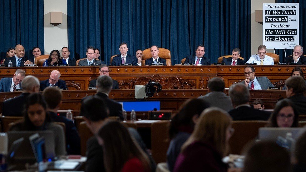 أول جلسة استماع في قضية عزل ترامب.. أهم الإفادات والتعليقات