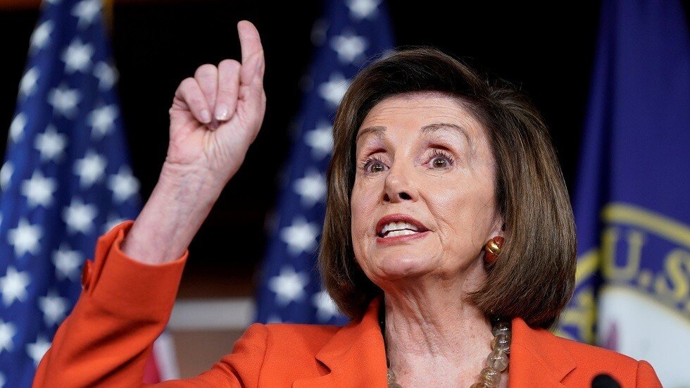 بيلوسي: ترامب اعترف بالارتشاء