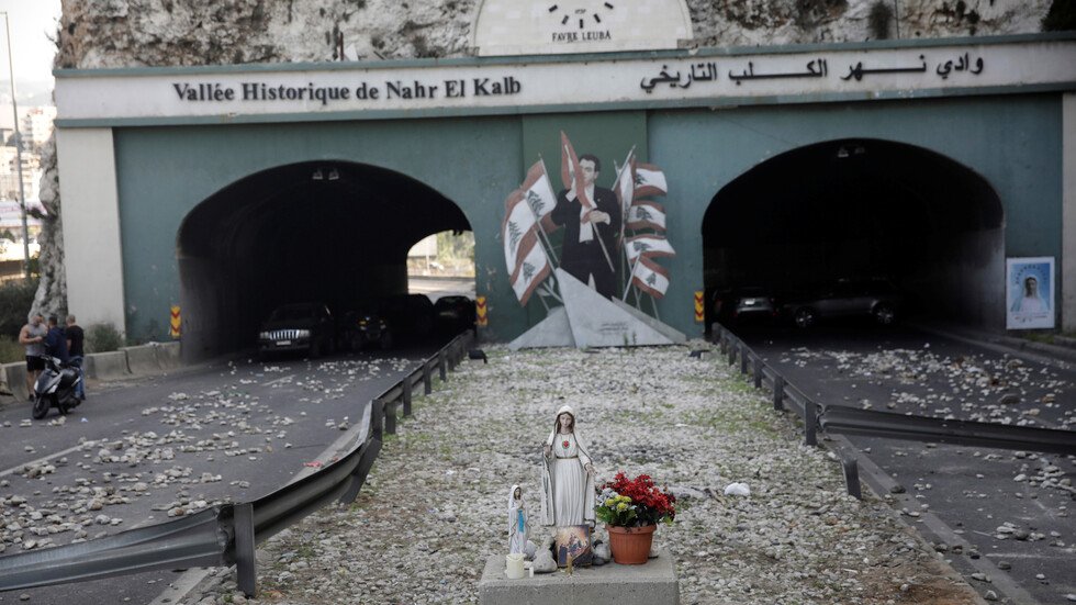 احتجاجات لبنان تتواصل رغم بوادر انفراج سياسي