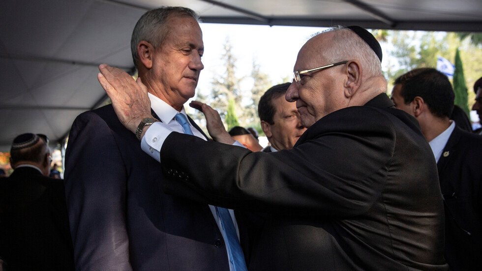 غانتس يلتقي رئيس إسرائيل قبل 4 أيام من انقضاء مهلة تشكيل الحكومة