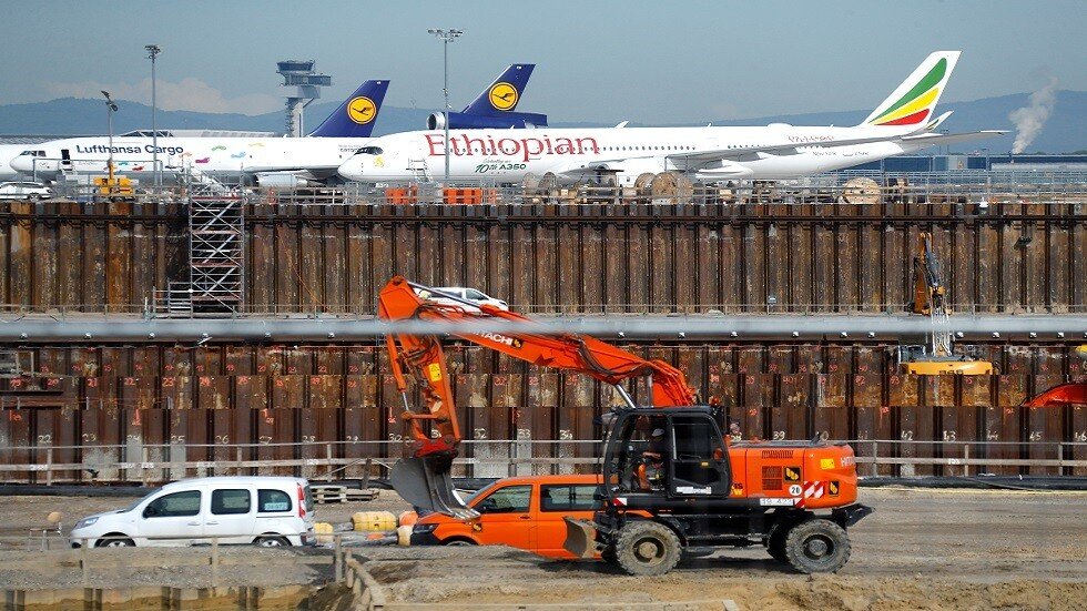 اصطدام طائرتين في مطار ألماني (صور)