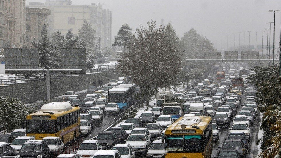 خرائط "غوغل" تظهر شللا تاما في طرق طهران (صورة)