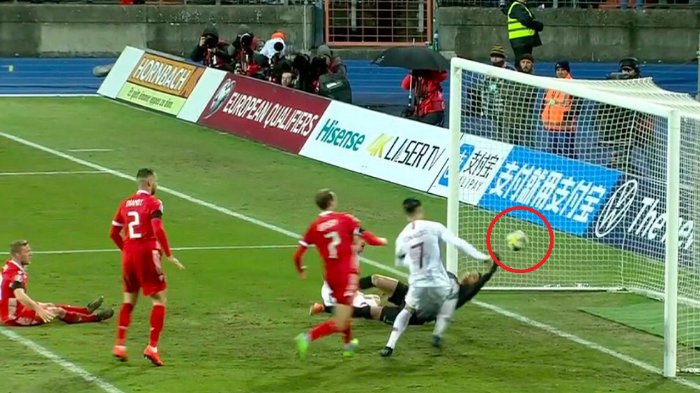 رونالدو يثير الجدل.. هل سرق هدفا؟ (فيديو)