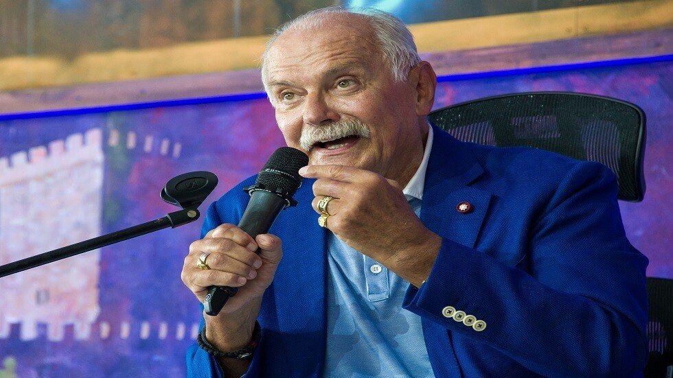 ميخالكوف: الجوائز السينمائية الدولية مسييسة للغاية