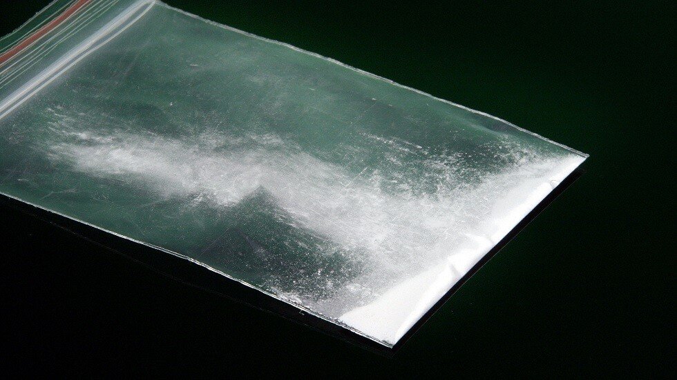 طفل ذو 5 سنوات يجلب كوكايين إلى المدرسة!