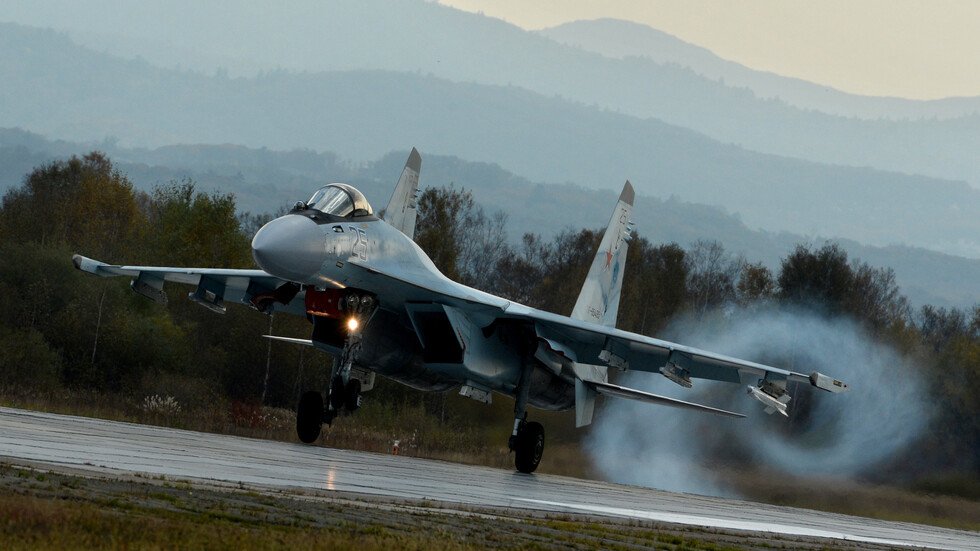 سر مقاتلة "سوخوي-35" التي ترغب مصر في امتلاكها وسبب اختلافها عن "إف-35"! (صور)