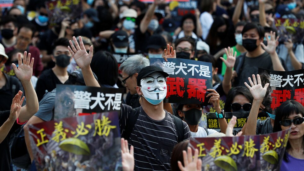 الصين تؤكد أنها الطرف الوحيد الذي يمكنه البت في دستور هونغ كونغ