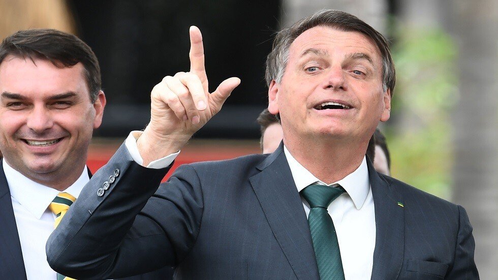 الرئيس البرازيلي يؤسس حزبا جديدا شعاره "الرب العائلة الوطن"