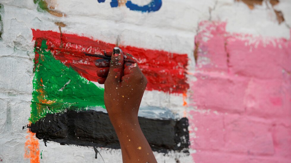 البرهان يشيد بدعم الإمارات لـ