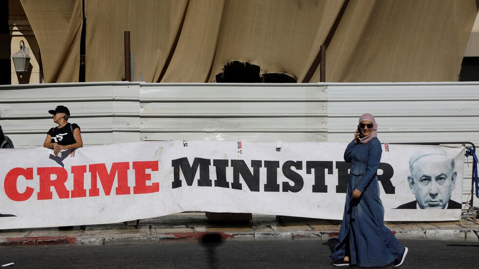 النيابة الإسرائيلية تسند لنتنياهو 3 اتهامات بالفساد