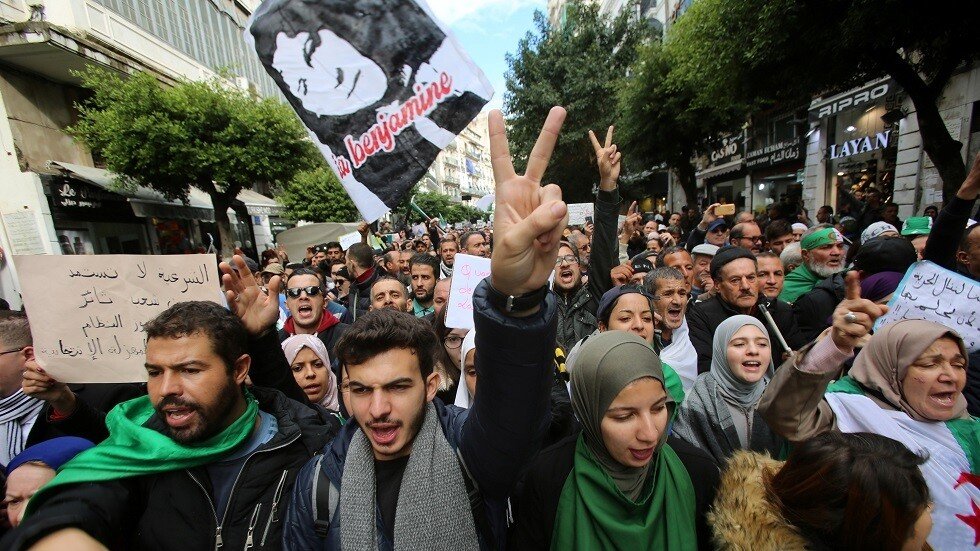 الجزائريون يؤكدون رفضهم للانتخابات في احتجاجات الأسبوع الـ40 (صور + فيديو)