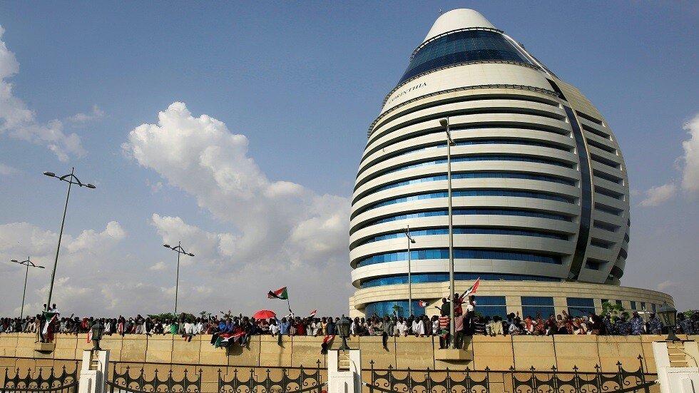 السودان.. إحالة ثلّة من كبار ضباط المخابرات على التقاعد