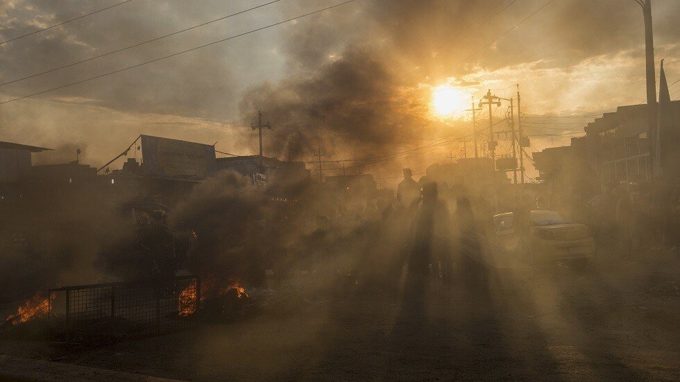 العراق يقرر إغلاق قنوات تلفزيون محلية وعربية بسبب تغطيتها الاحتجاجات