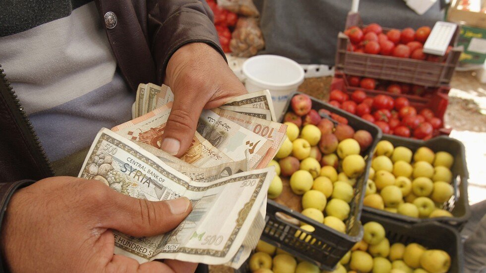 سوريا .. التجارة الداخلية تطرح "سلة غذائية" بـ10 آلاف ليرة فقط