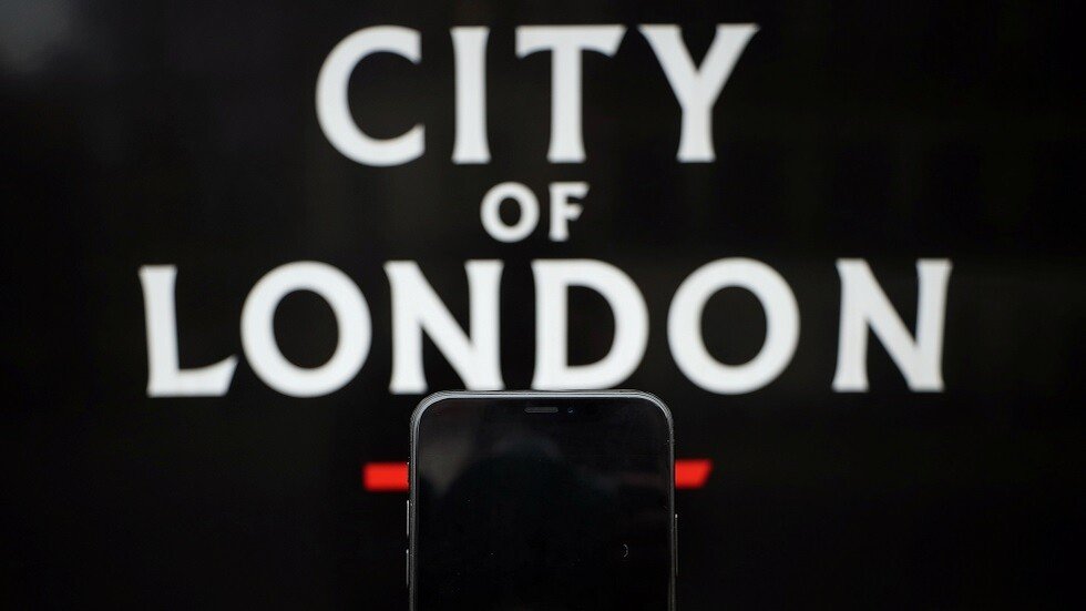 "أوبر" تفقد ترخيصها في لندن للمرة الثانية خلال عامين