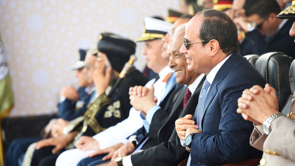 السيسي يفتتح مشاريع ضخمة وأنفاقا تربط بين آسيا وإفريقيا