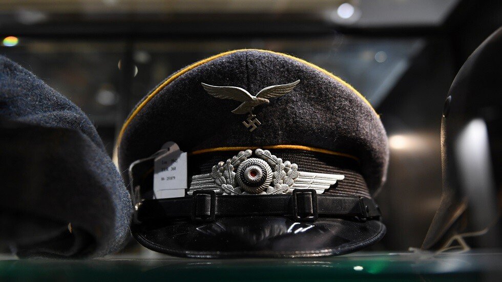 رجل أعمال لبناني يشتري مقتنيات لـ"هتلر" ويهديها لإسرائيل