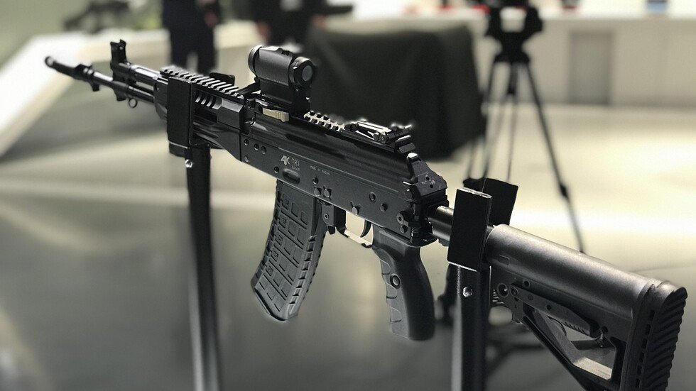 انطلاق المبيعات بالتجزئة لرشاش "آكا – 12" الروسي