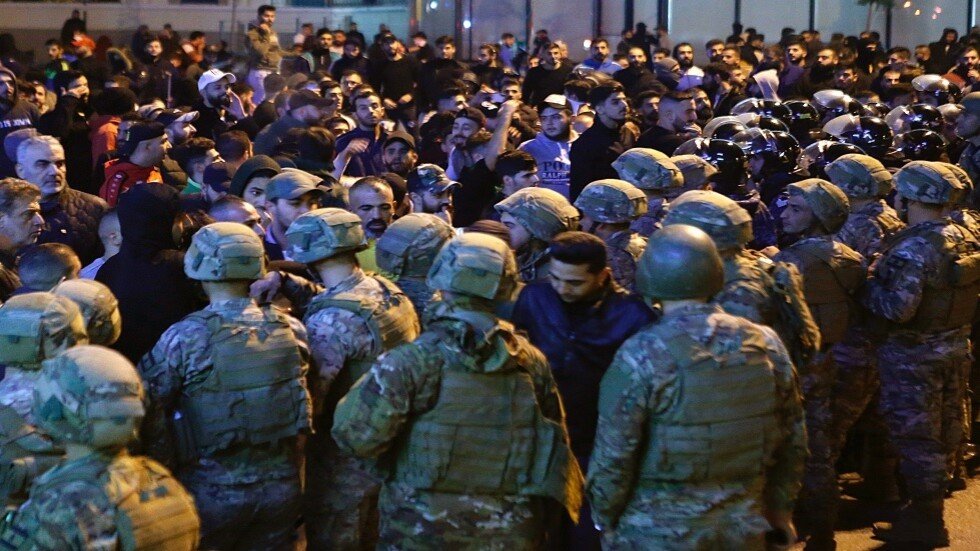 وزيرة الداخلية اللبنانية تحذر من أن لبنان يقف أمام مفترق طرق