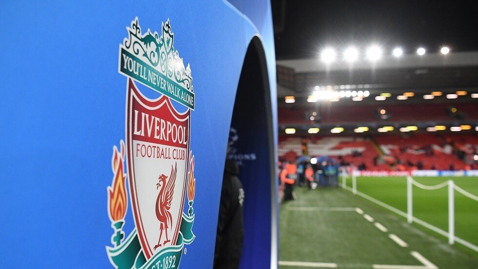 فان دايك يفاجئ مشجعا قديما لليفربول بـ