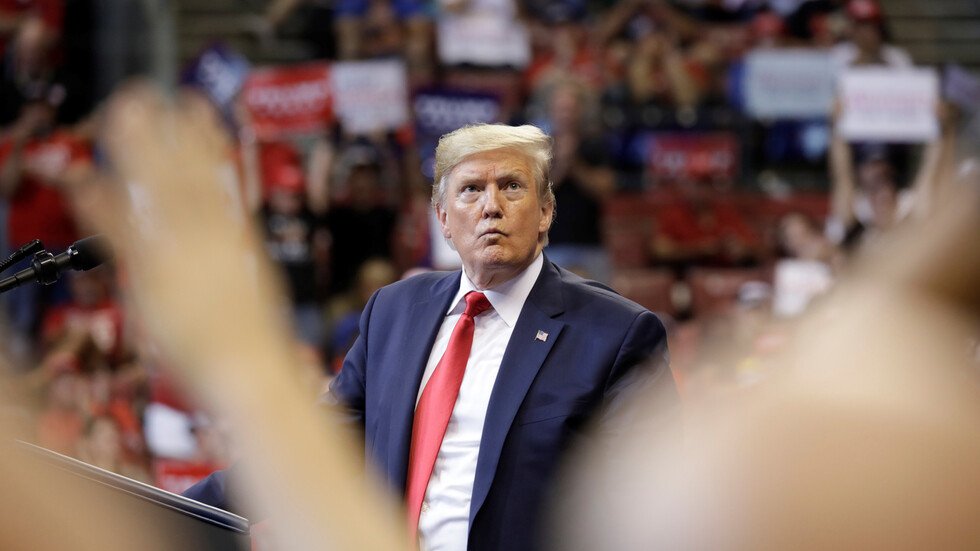 الديمقراطيون عند مفترق طرق: عزل ترامب باهظ الثمن