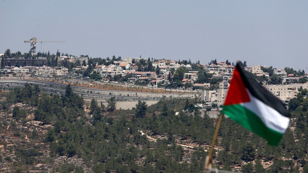 مئات الإسرائيليين يتضامنون مع الشعب الفلسطيني في رام الله