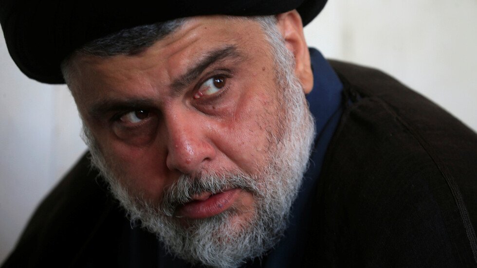 مقتدى الصدر: استقالة عبد المهدي أولى ثمار الثورة ويجب اختيار البديل عبر استفتاء شعبي