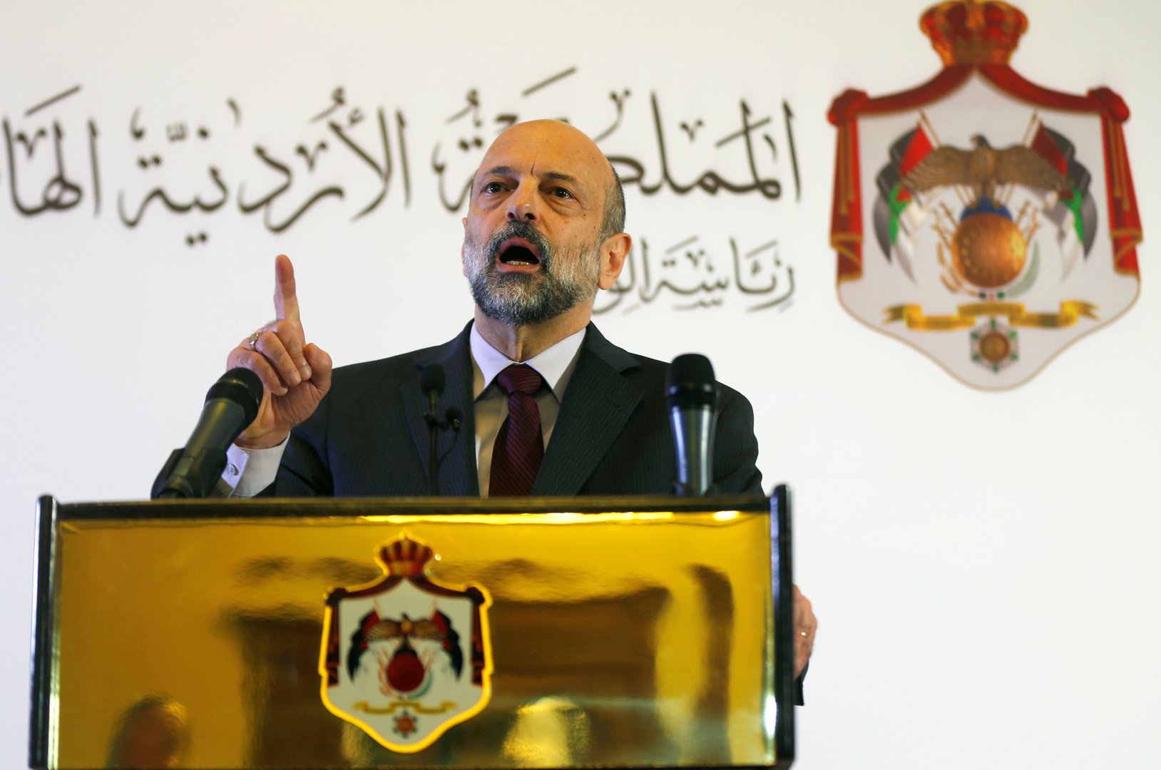 وزراء الحكومة الأردنية يقدمون استقالاتهم