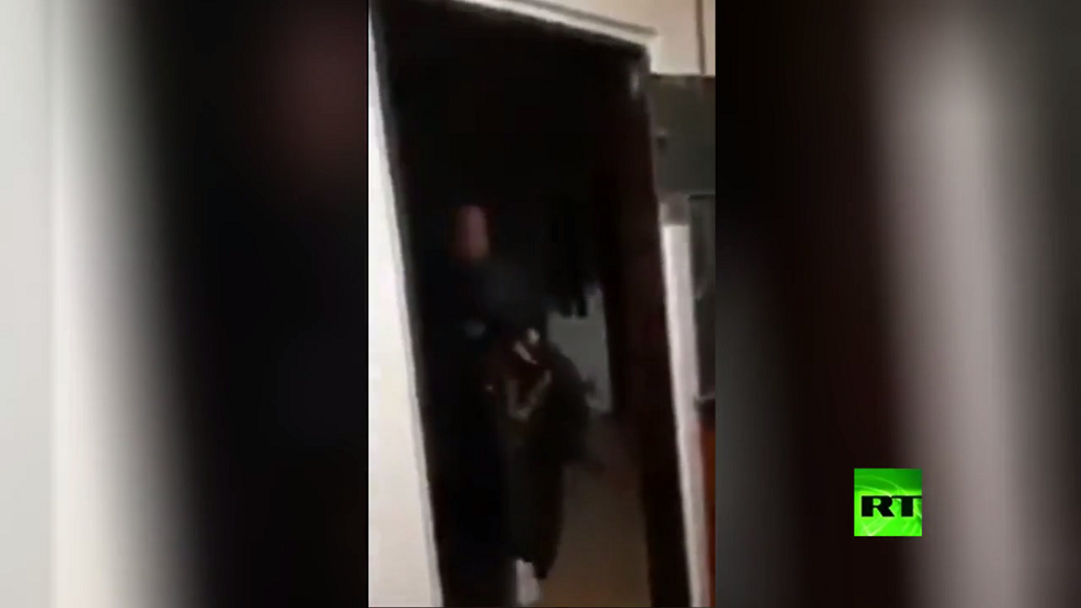 أوكراني يطلق النار على موظف أثناء تأدية عمله