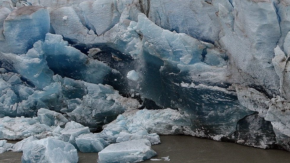 أكثر الأنهار الجليدية سماكة في العالم يتعرض لتحول مفاجئ (صور)