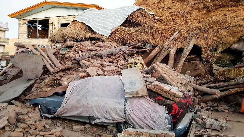 ارتفاع عدد المصابين جراء الزلزال المدمر الذي ضرب محافظة أذربيجان الشرقية لـ530 شخصا (فيديو)