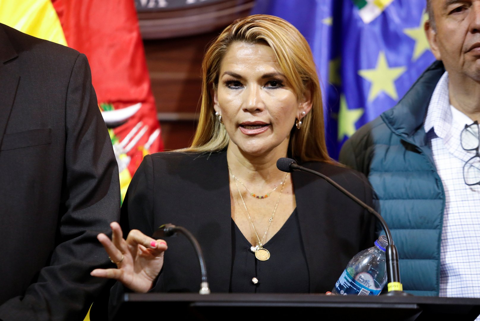 جانين آنيز تعلن نفسها رئيسة انتقالية لبوليفيا.. والمحكمة الدستورية تؤيدها