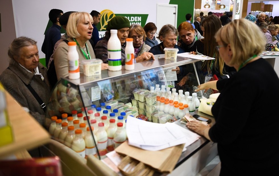 مؤشر ثقة المستهلك في روسيا يبلغ حده الأقصى منذ 2015