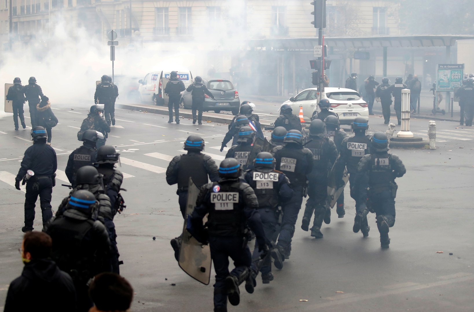 الشرطة الفرنسية تعتقل أكثر من 100 متظاهر خلال الاحتجاجات في باريس