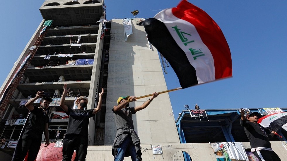 العراق.. مكتب عبد المهدي ينفي مقتل متظاهرين في ساحة التحرير
