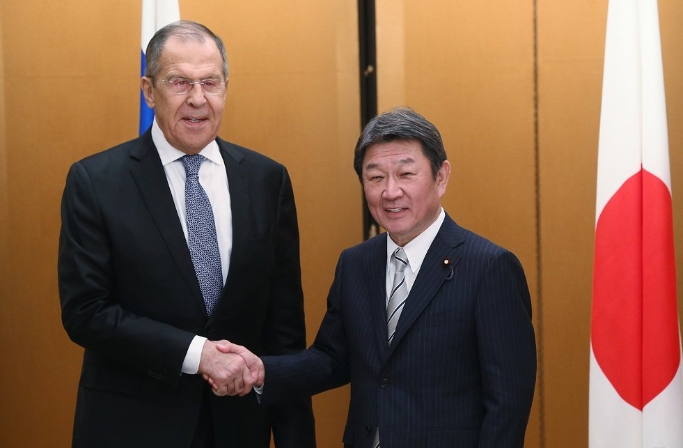لافروف: روسيا ترغب في حل جميع الخلافات مع اليابان بما فيها قضية معاهدة السلام