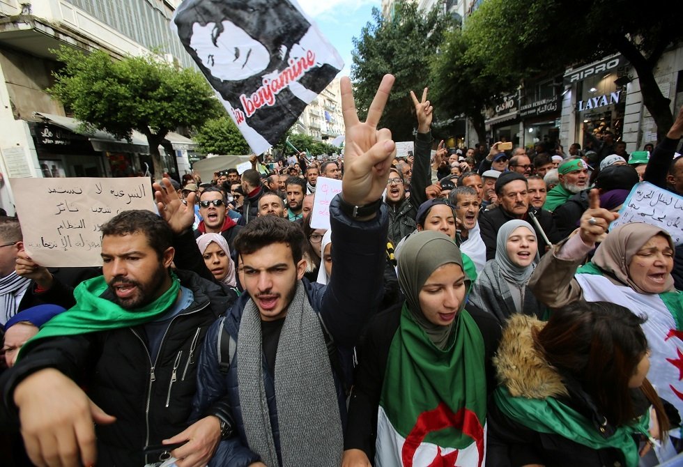 الجزائريون يؤكدون رفضهم للانتخابات في احتجاجات الأسبوع الـ40 (صور + فيديو)