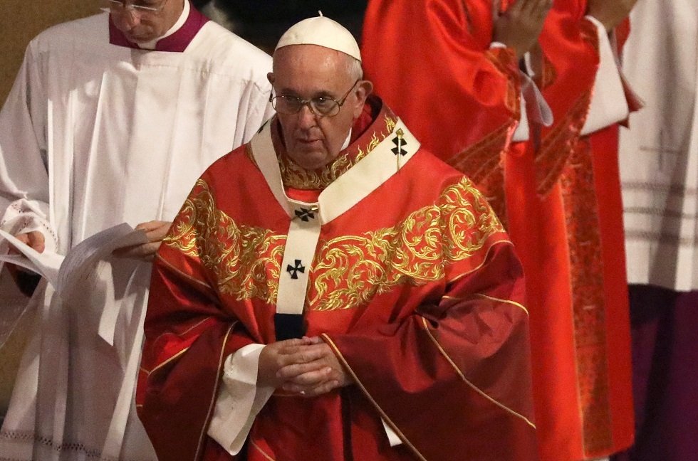 بابا الفاتيكان يحذر من النزعة الاستهلاكية ومخاطر التكنولوجيا