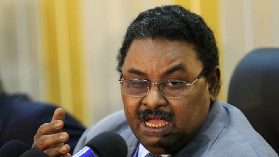 بلاغ ضد مدير المخابرات السوداني السابق بتهمة 