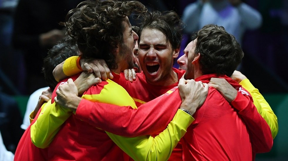 نادال يقود إسبانيا للتتويج بلقبها السادس في كأس ديفيز (فيديو)
