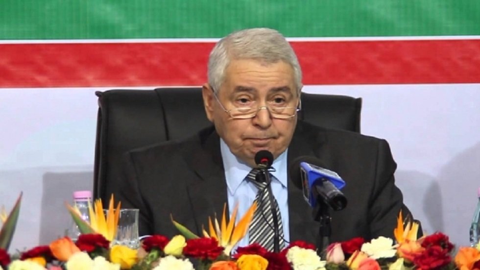 أول ظهور للرئيس الجزائري المؤقت منذ أكثر من شهر