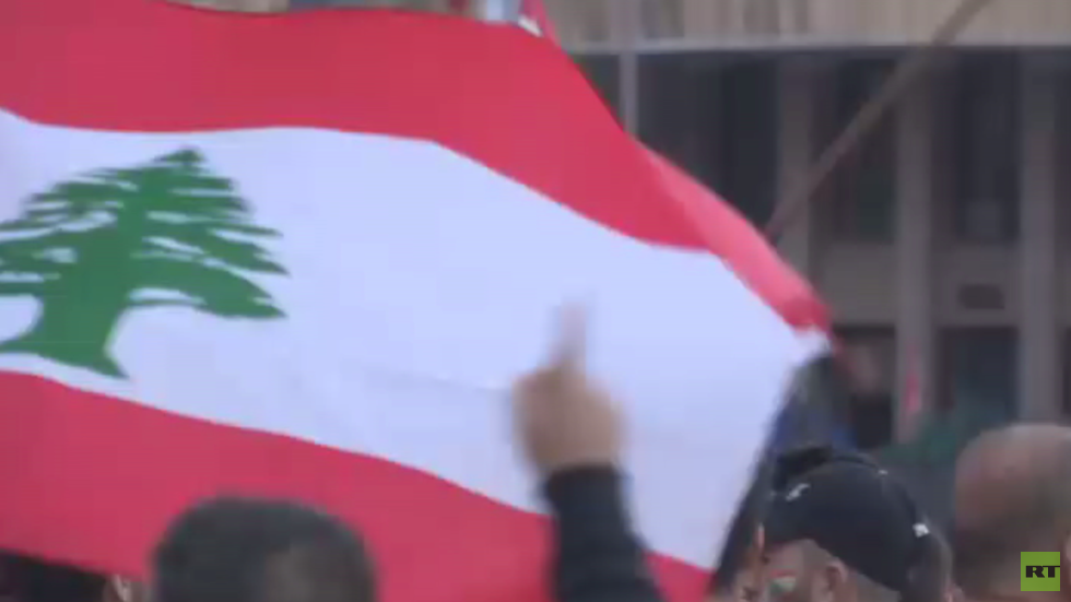 حزب الله يتمسك بالحريري